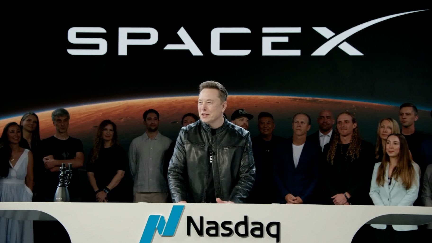 SpaceX 股价大涨 7.6%,马斯克身家重回 1 万亿美元